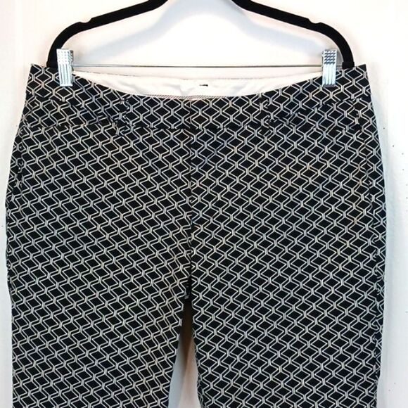 A.N.A  A New Approach  mid- rise black & white  straight leg cropped pants sz 12 - Picture 2 of 10